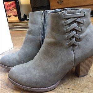 Taupe booties size 7.5